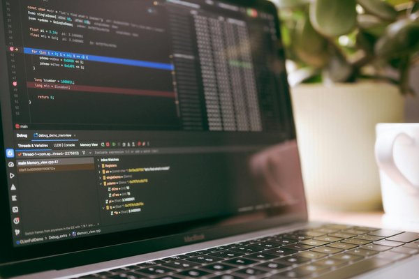 Was sind die effektivsten Techniken zur Verbesserung der Antrittsschnelligkeit im Squash?